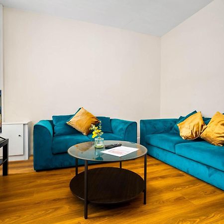 Вилла 3 Bed House For Contractors & Families And Free Parking Бирмингем Экстерьер фото