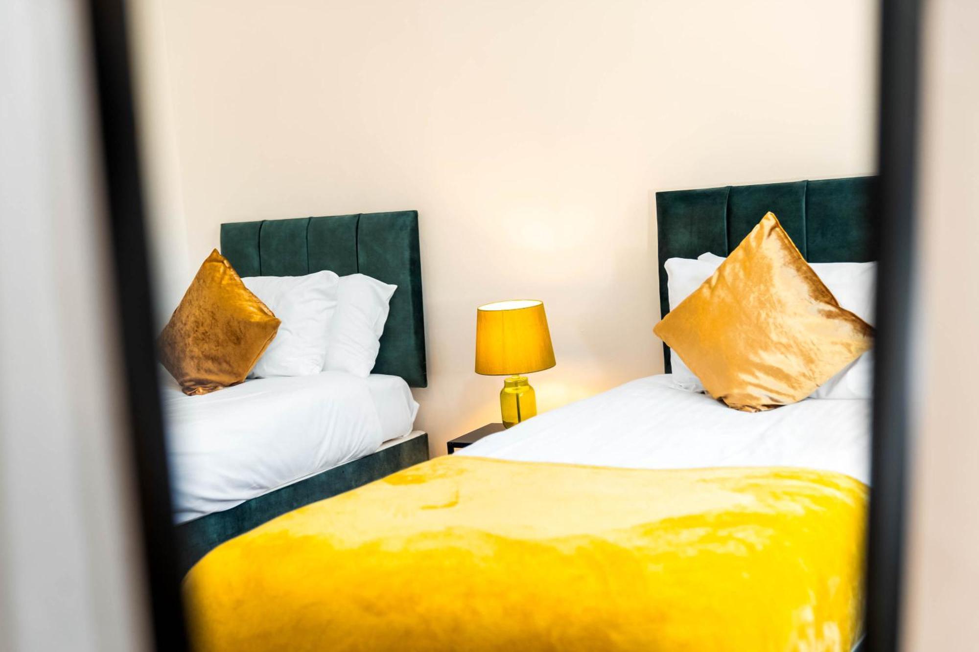 Вилла 3 Bed House For Contractors & Families And Free Parking Бирмингем Экстерьер фото