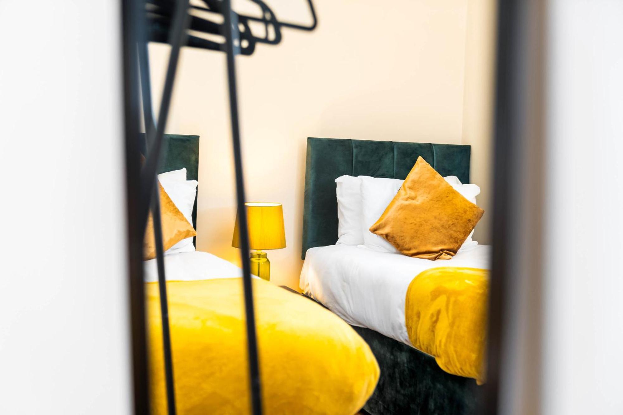 Вилла 3 Bed House For Contractors & Families And Free Parking Бирмингем Экстерьер фото