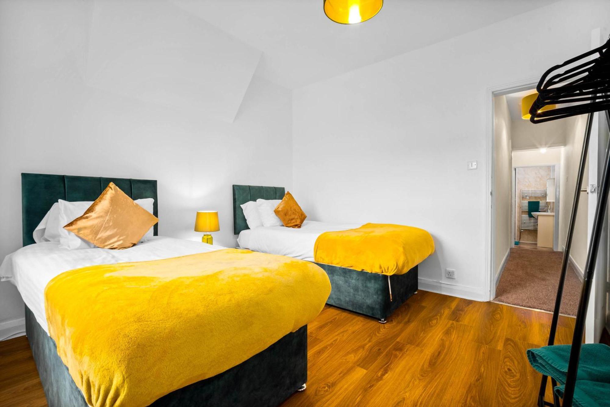 Вилла 3 Bed House For Contractors & Families And Free Parking Бирмингем Экстерьер фото