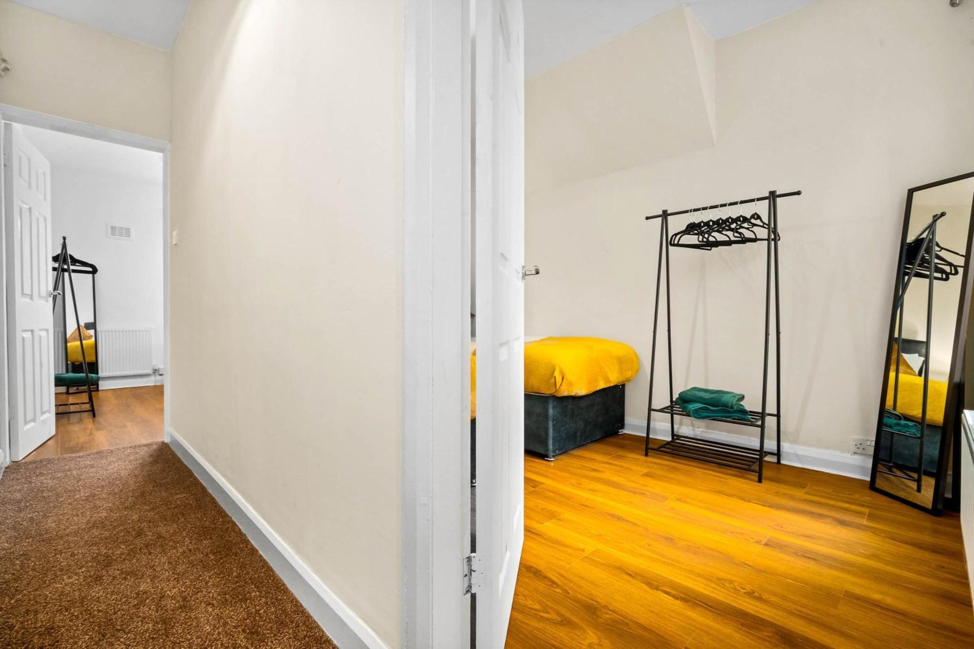 Вилла 3 Bed House For Contractors & Families And Free Parking Бирмингем Экстерьер фото