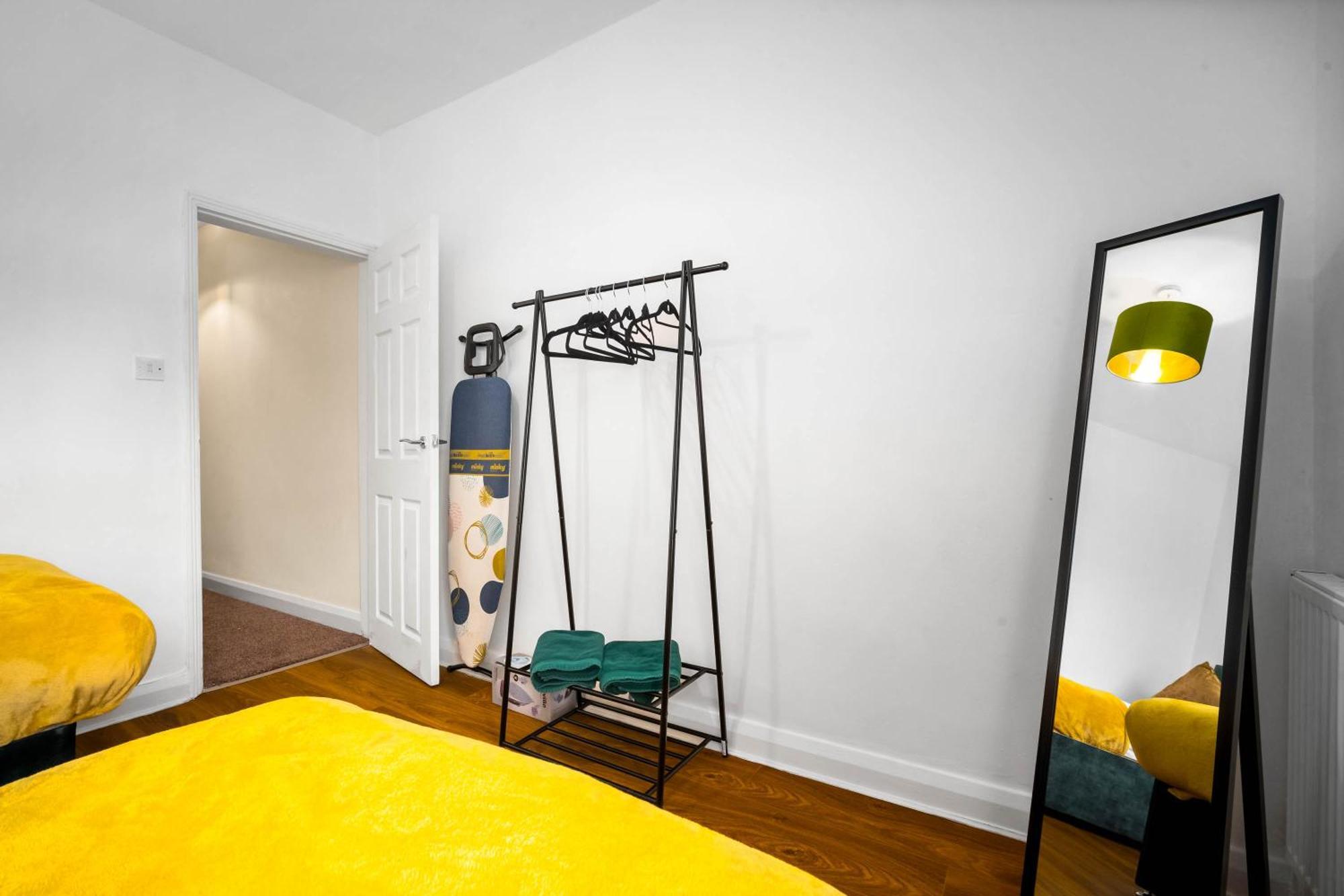Вилла 3 Bed House For Contractors & Families And Free Parking Бирмингем Экстерьер фото