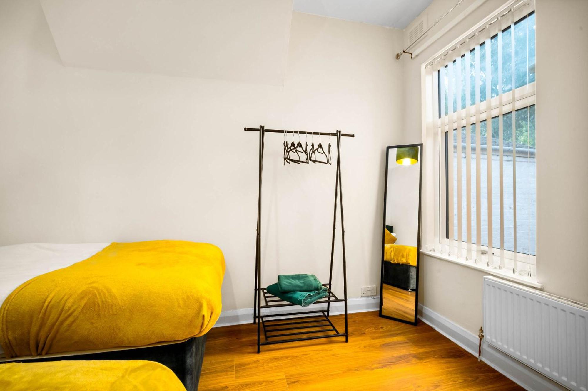 Вилла 3 Bed House For Contractors & Families And Free Parking Бирмингем Экстерьер фото